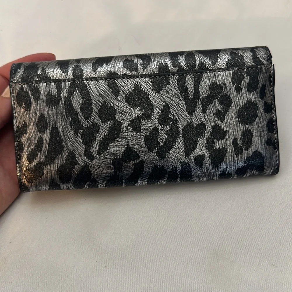 Michael Kors Tina Silver Leopard Carryall Clutch Wallet - Picture 4 of 9